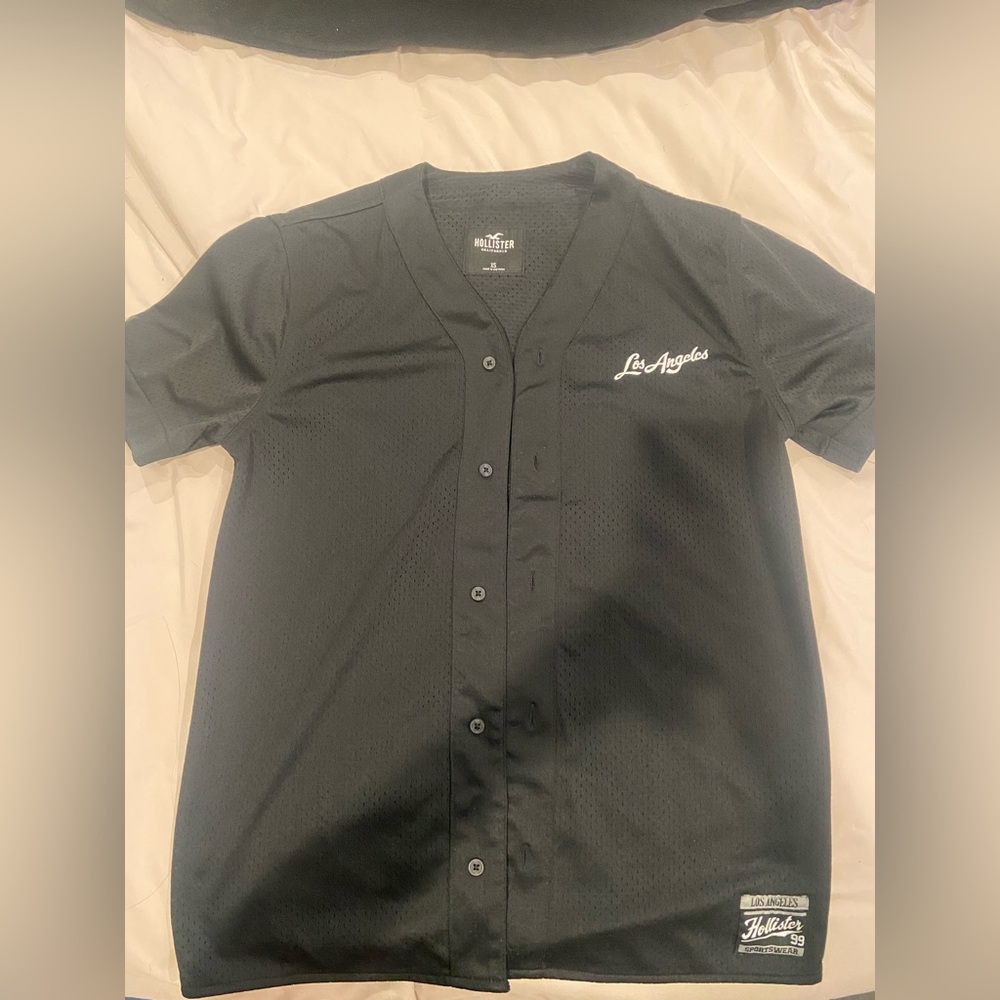 Women’s size XS Hollister Los Angeles jersey type shirt